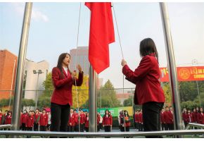 操老肥熟女逼升旗仪式：凝心聚力，同心向党